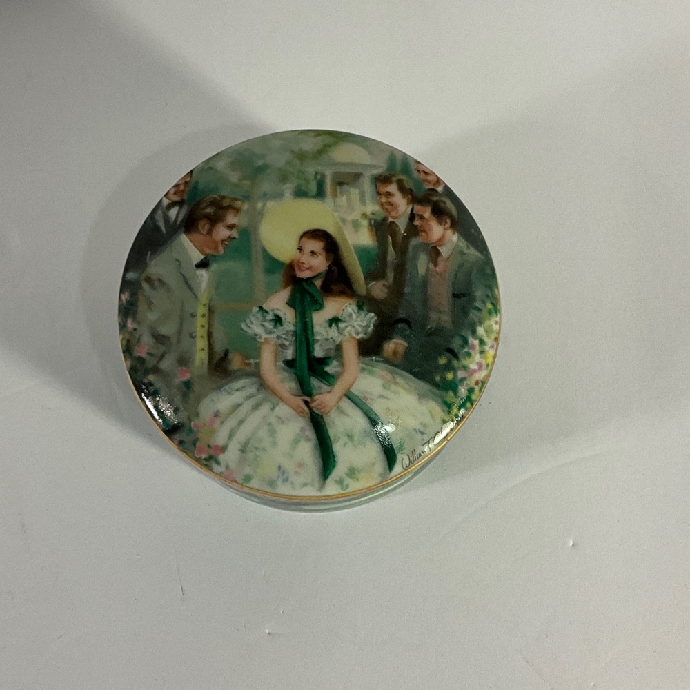 “Scarlett at Twelve Oaks” Music Box